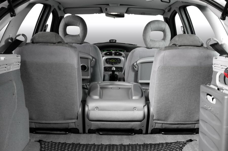  Citroen Xsara Picasso 2000 года  (фото 31 из 63)
